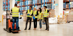 Colaboradores em Treinamento SST da Qualitá Mais em NR12 - Operador de empilhadeira